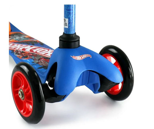 Hot Wheels Tilt and Turn 3 Wheel Scooter