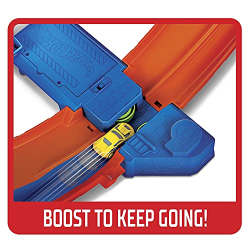 Hot Wheels Massive Loop Mayhem Track Set with Huge 28-Inch Wide Track Loop Slam Launcher, Battery Box & 1 Hot Wheels 1:64 Scale Car, Designed for Multi-Car Play, Gift for Kids 5 Years & Up