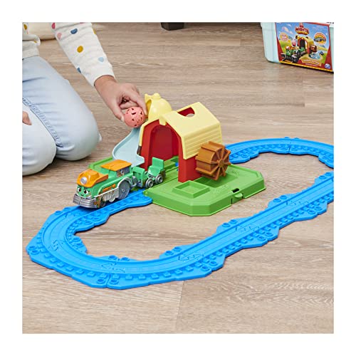 Mighty Express, Farm Station Adventure Bucket and 11-Piece Train Track Set with Exclusive Farmer Faye Toy Train