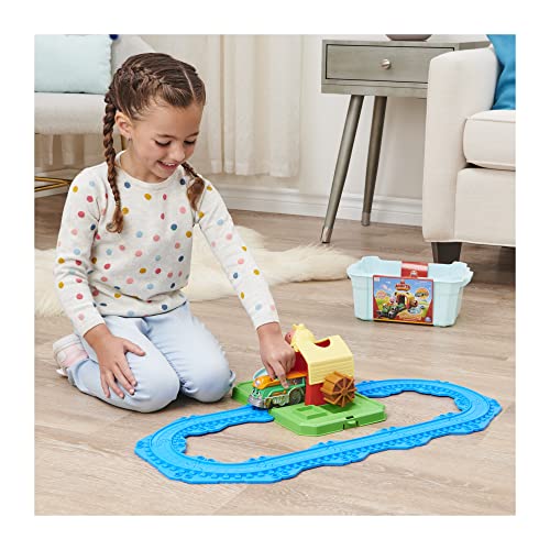 Mighty Express, Farm Station Adventure Bucket and 11-Piece Train Track Set with Exclusive Farmer Faye Toy Train