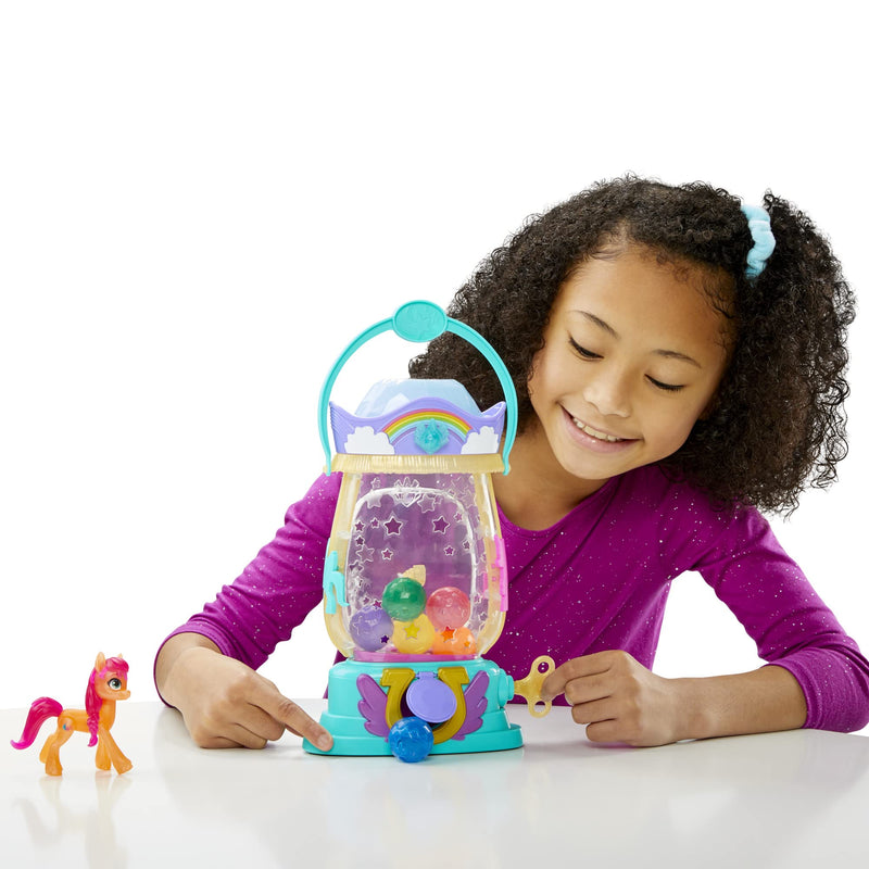 My Little Pony: A New Generation Movie Sparkle Reveal Lantern Sunny Starscout - Light Up Toy with 25 Pieces, Surprise Reveals for Kids