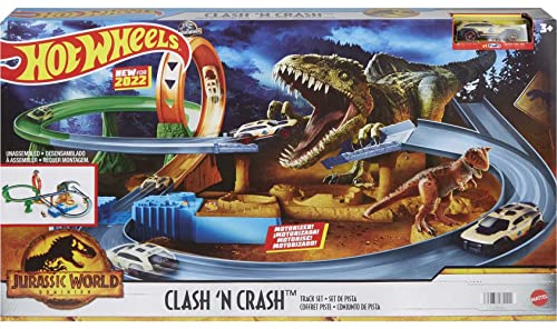 Hot Wheels Jurassic World Dominion Clash ‘N Crash Track Set with 1 Hot Wheels Car, Motorized Booster with Attacking Dinosaurs
