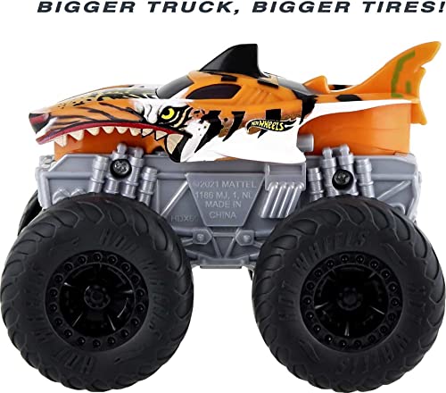 Hot Wheels Monster Trucks Roarin’ Wreckers, 1 1:43 Scale Truck with Lights & Sounds - sctoyswholesale